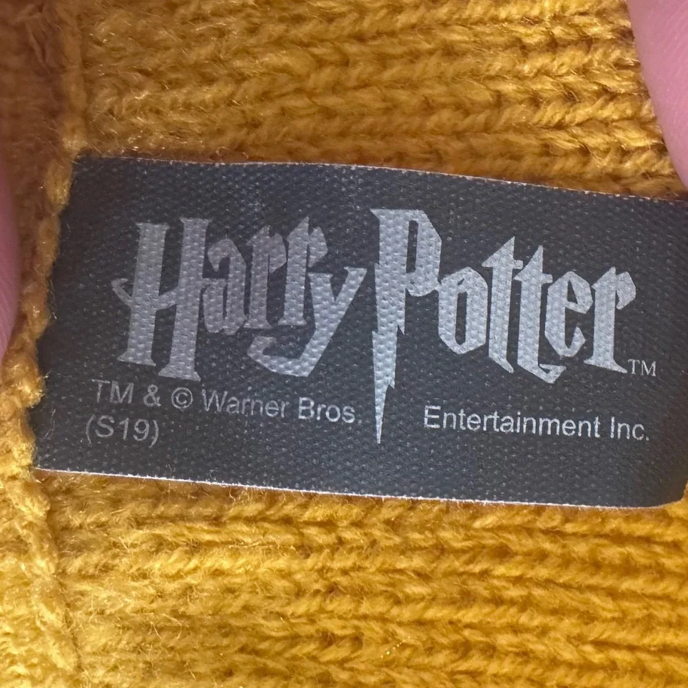Harry Potter Hufflepuff Scarf Striped Knit Cinereplicas House Crest Cosplay Prop